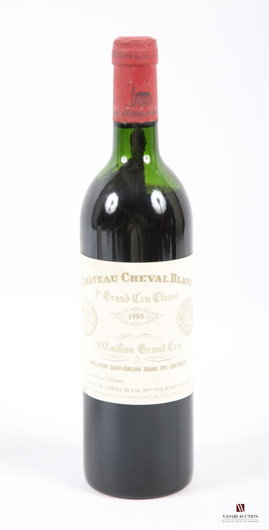 Null 1 bouteille	Château CHEVAL BLANC	St Emilion 1er GCC	1985
	Et. Un peu tachée&hellip;
