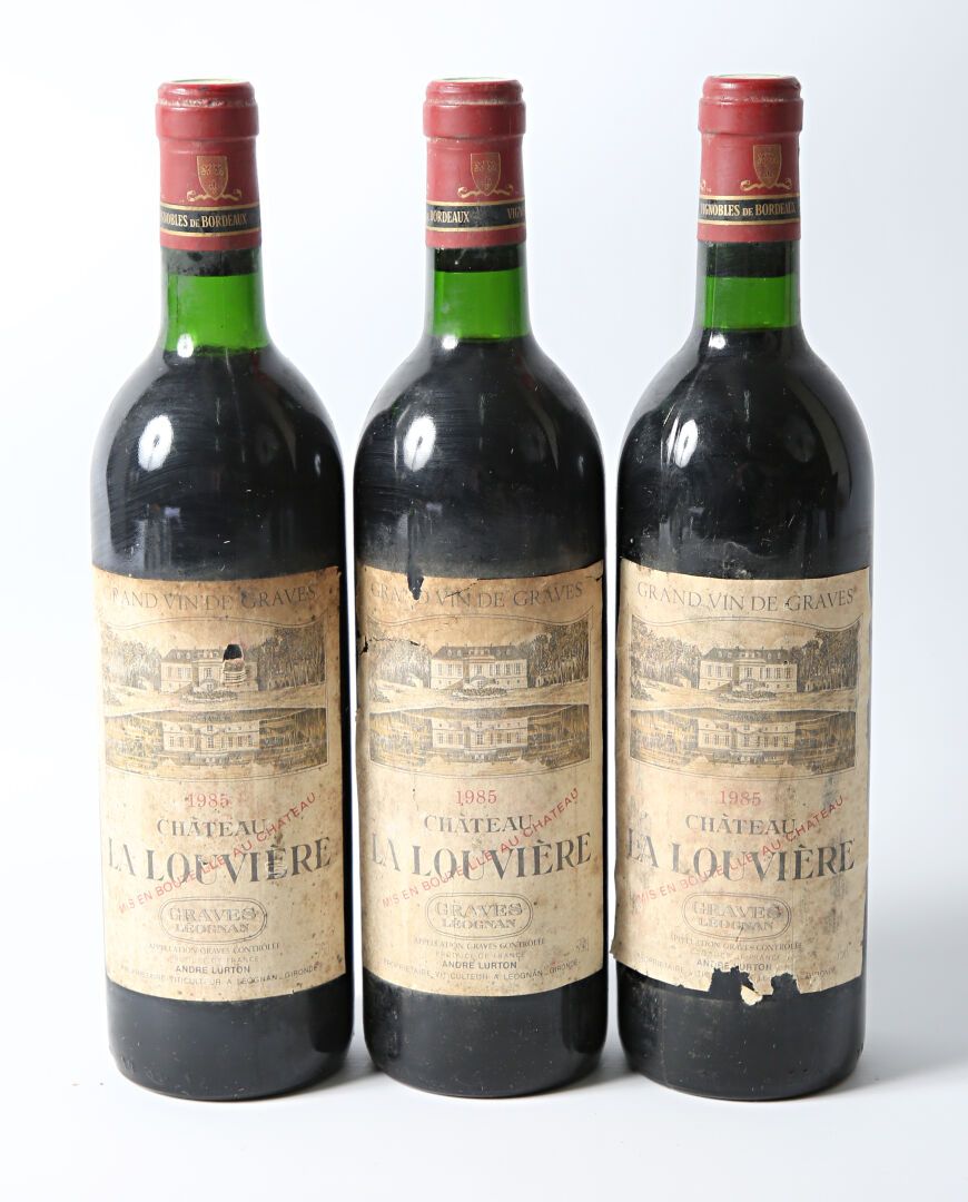Null 3 bouteilles	Château LA LOUVIÈRE	Graves	1985
	Et. Fanées, tachées et usées &hellip;