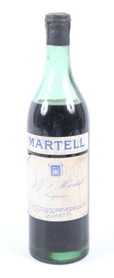 Null 1 bouteille	Cognac J. & F. MARTELL 		
	Et. Fanée et tachée. N : 7 cm.