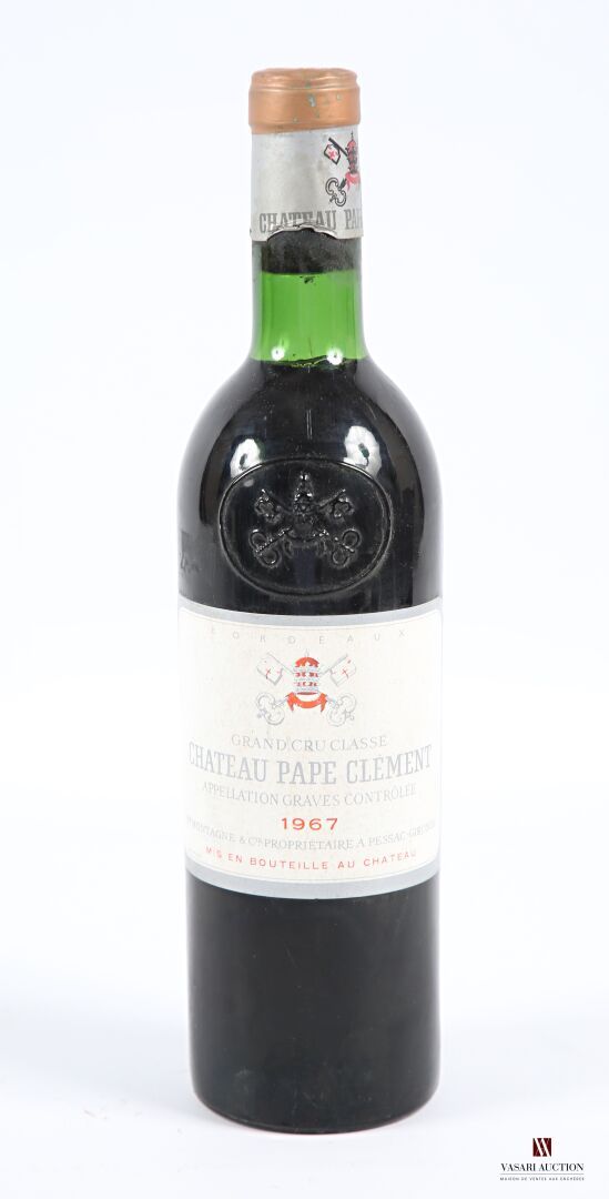 Null 1 bouteille	Château PAPE CLÉMENT	Graves GCC	1967
	Et. Un peu tachée. N : ba&hellip;