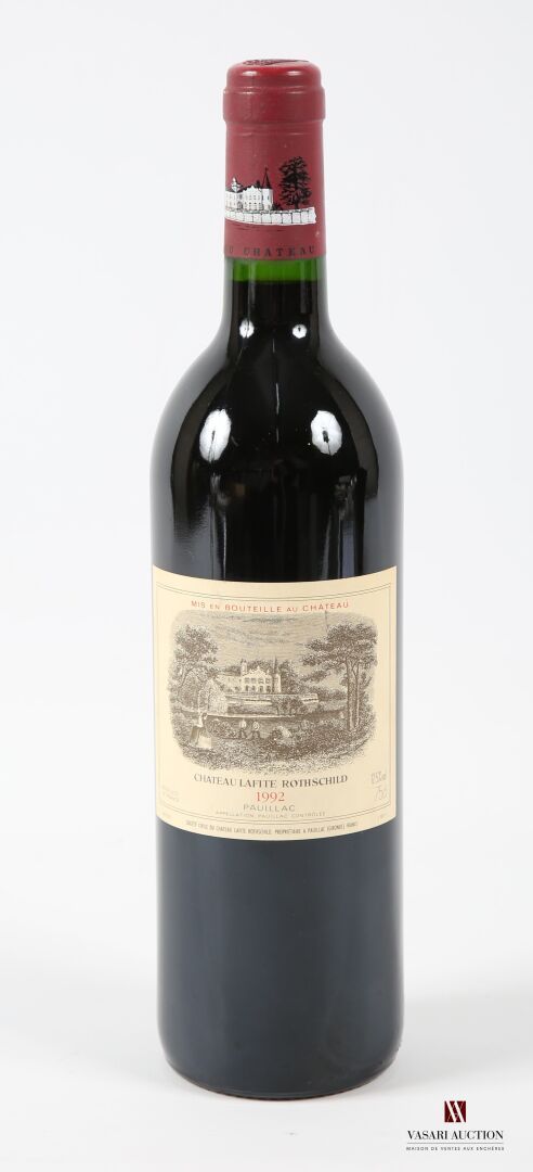 Null 1 bouteille	Château LAFITE ROTHSCHILD	Pauillac 1er GCC	1992
	Et. À peine ta&hellip;