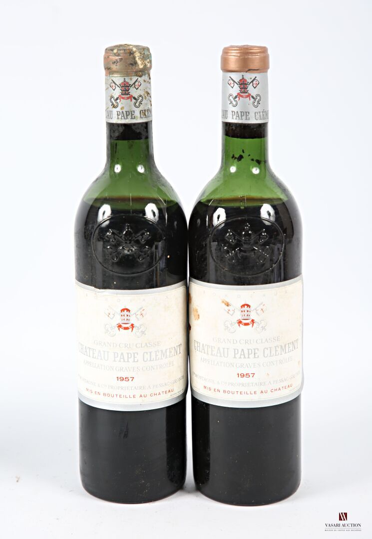 Null 2 bouteilles	Château PAPE CLÉMENT	Graves GCC	1957
	Et. Tachées. N : mi épau&hellip;
