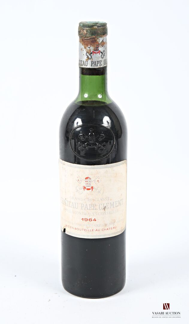 Null 1 bouteille	Château PAPE CLÉMENT	Graves GCC	1964
	Et. Tachée (1 accroc). N &hellip;