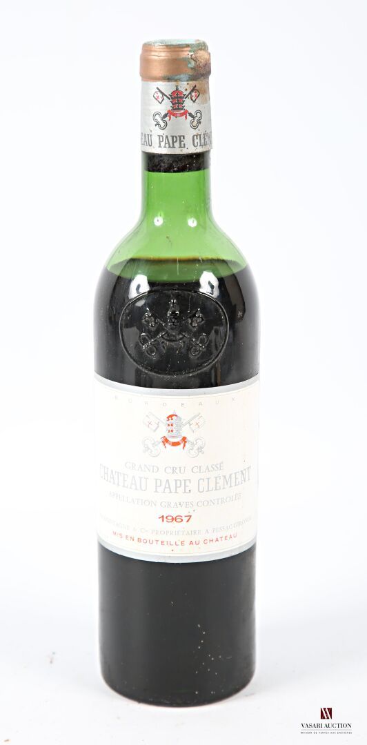 Null 1 瓶 Château PAPE CLÉMENT Graves GCC 1967
	Et. 有点污渍。N: 中度肩部。