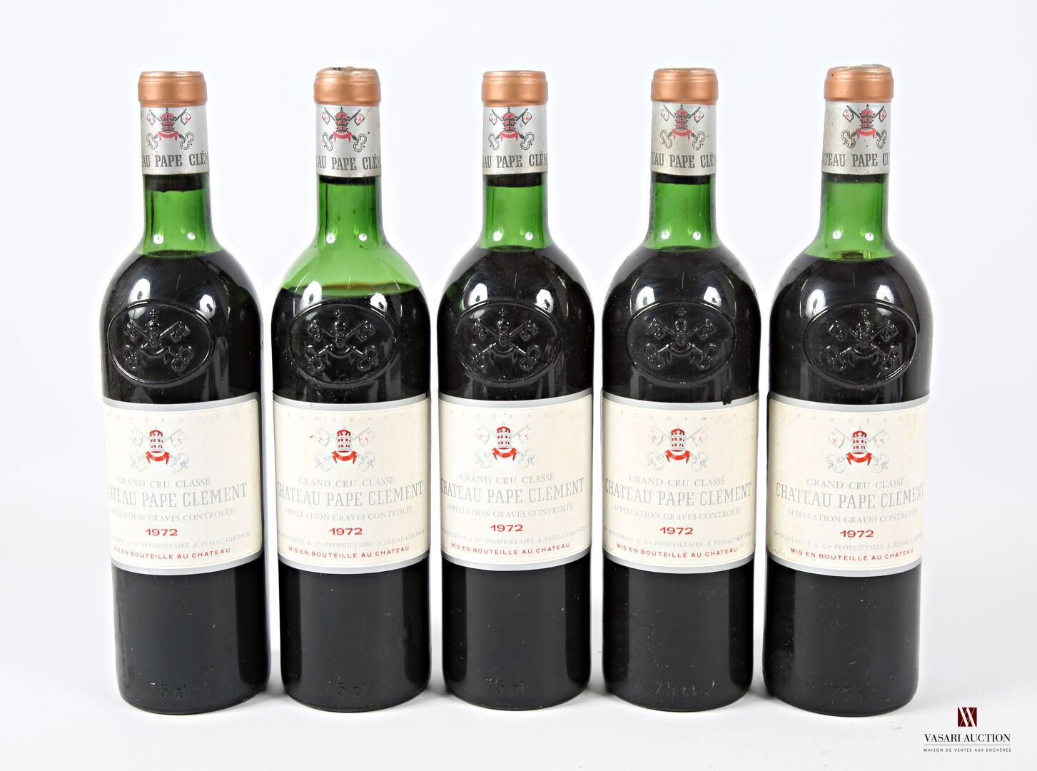 Null 5瓶Château PAPE CLÉMENT Graves GCC 1972红葡萄酒
	染色。N：2瓶为上肩，2瓶为上肩，1瓶为中肩。