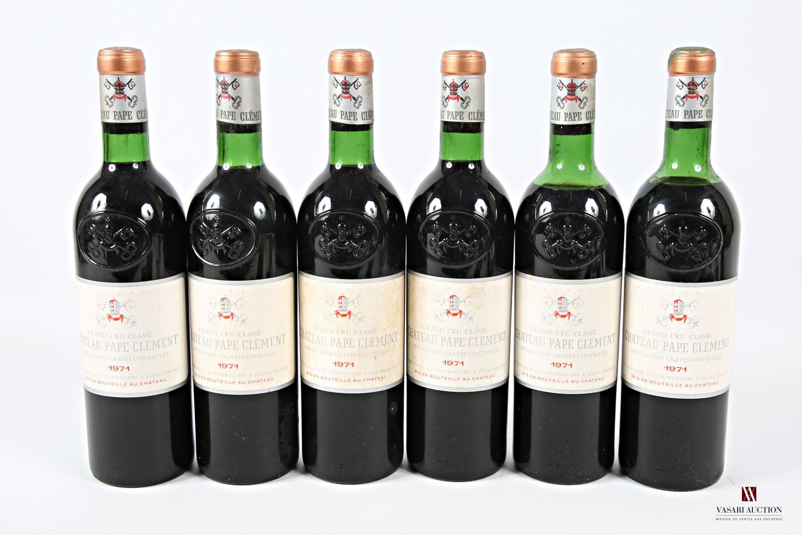 Null 6瓶Château PAPE CLÉMENT Graves GCC 1971红葡萄酒
	等染色。N: 2低颈，2低颈/高肩，1高/中肩（+）、
	1瓶&hellip;