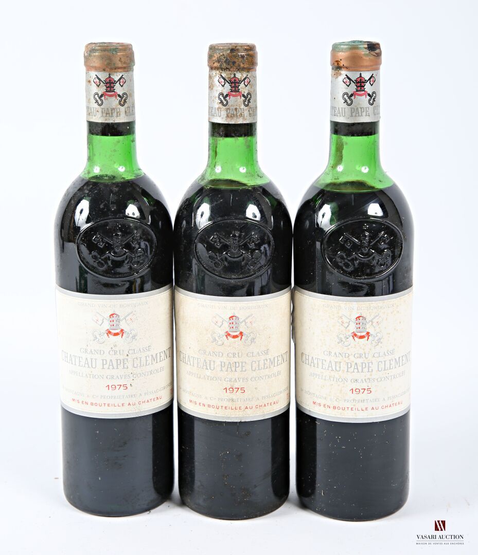 Null 3瓶Château PAPE CLÉMENT Graves GCC 1975红葡萄酒
	染色。N: 1个极高肩，1个高肩，1个高/中肩。