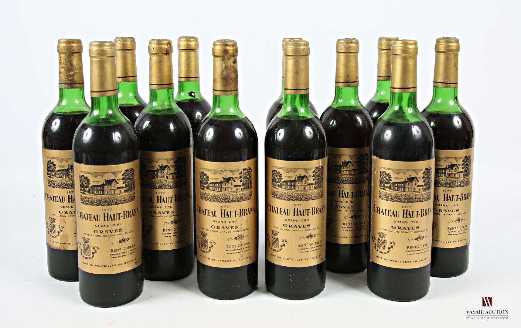 Null 12 bouteilles	Château HAUT-BRANA	Graves	1977
	Et.: 11 un peu tachées, 1 tac&hellip;