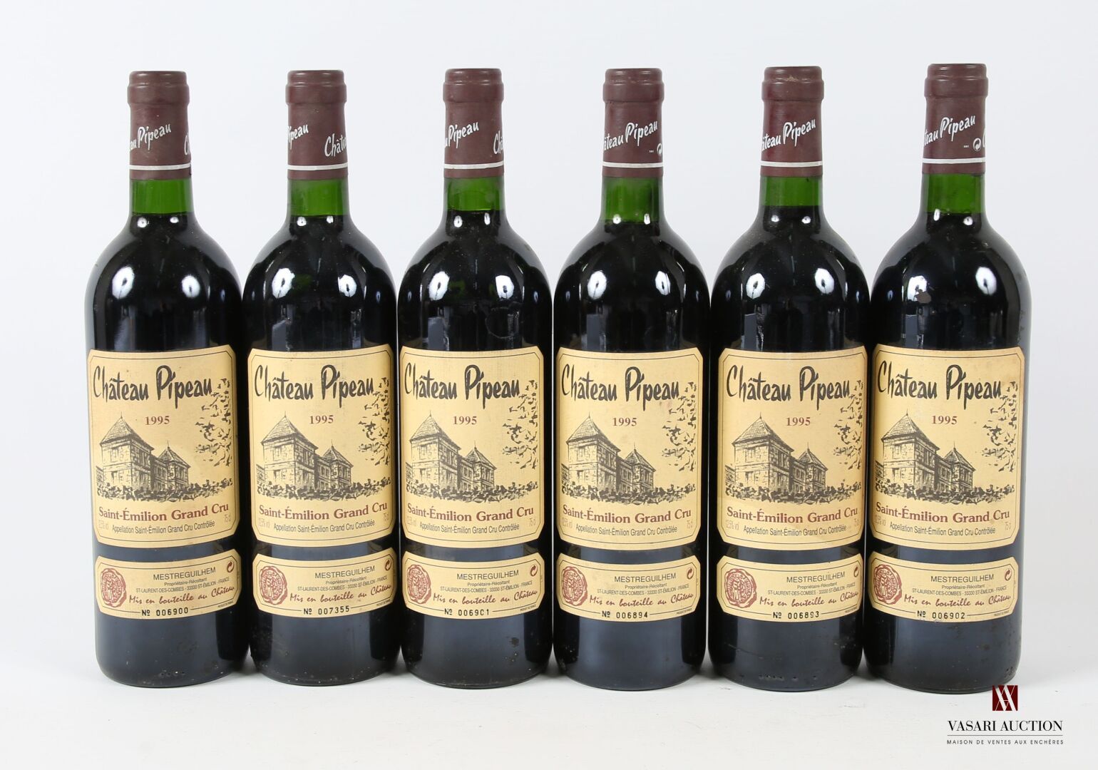 Null 6 bouteilles	Château PIPEAU	St Emilion GC	1995
	Et. Plus ou moins tachées. &hellip;