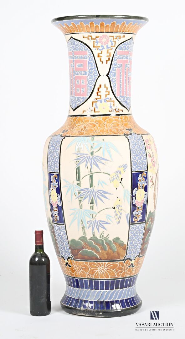 Null ASIE
Important vase de forme balustre en céramique à décor compartimenté su&hellip;