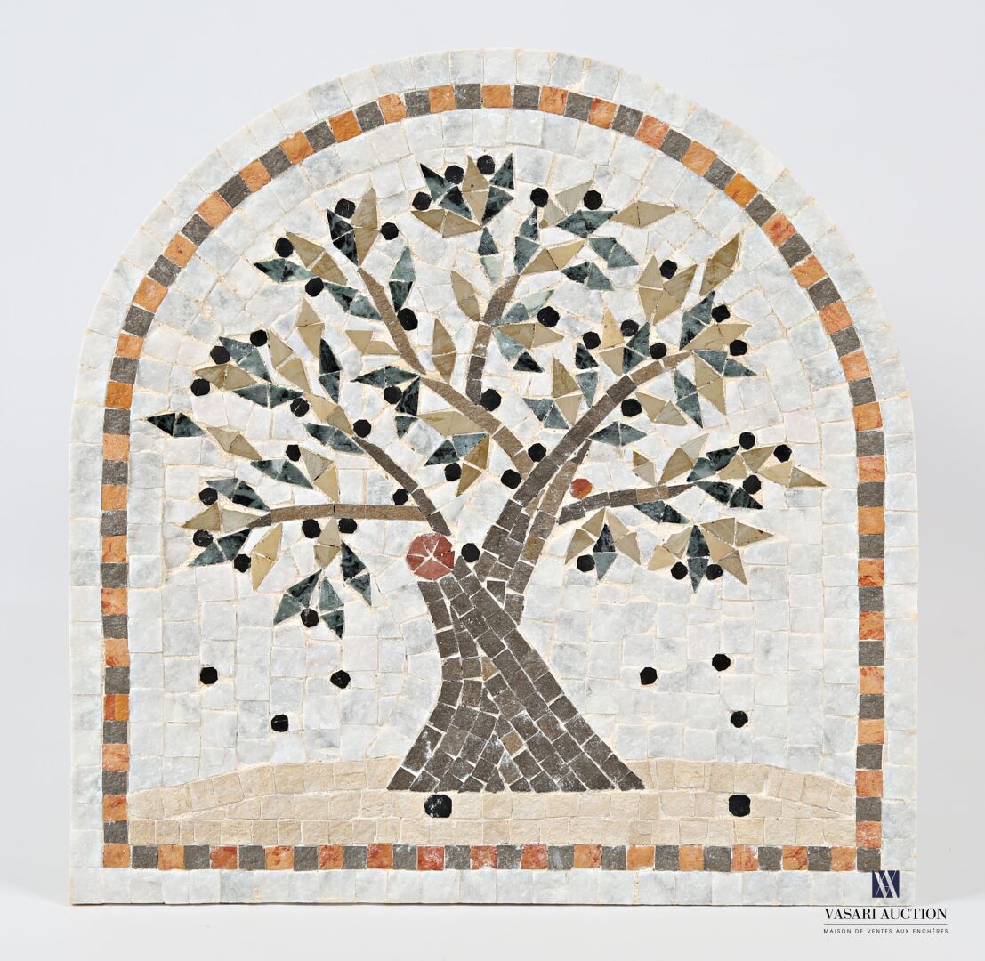 Null Panneau décoratif de forme ogivale composé de tesselles contrecollées sur f&hellip;