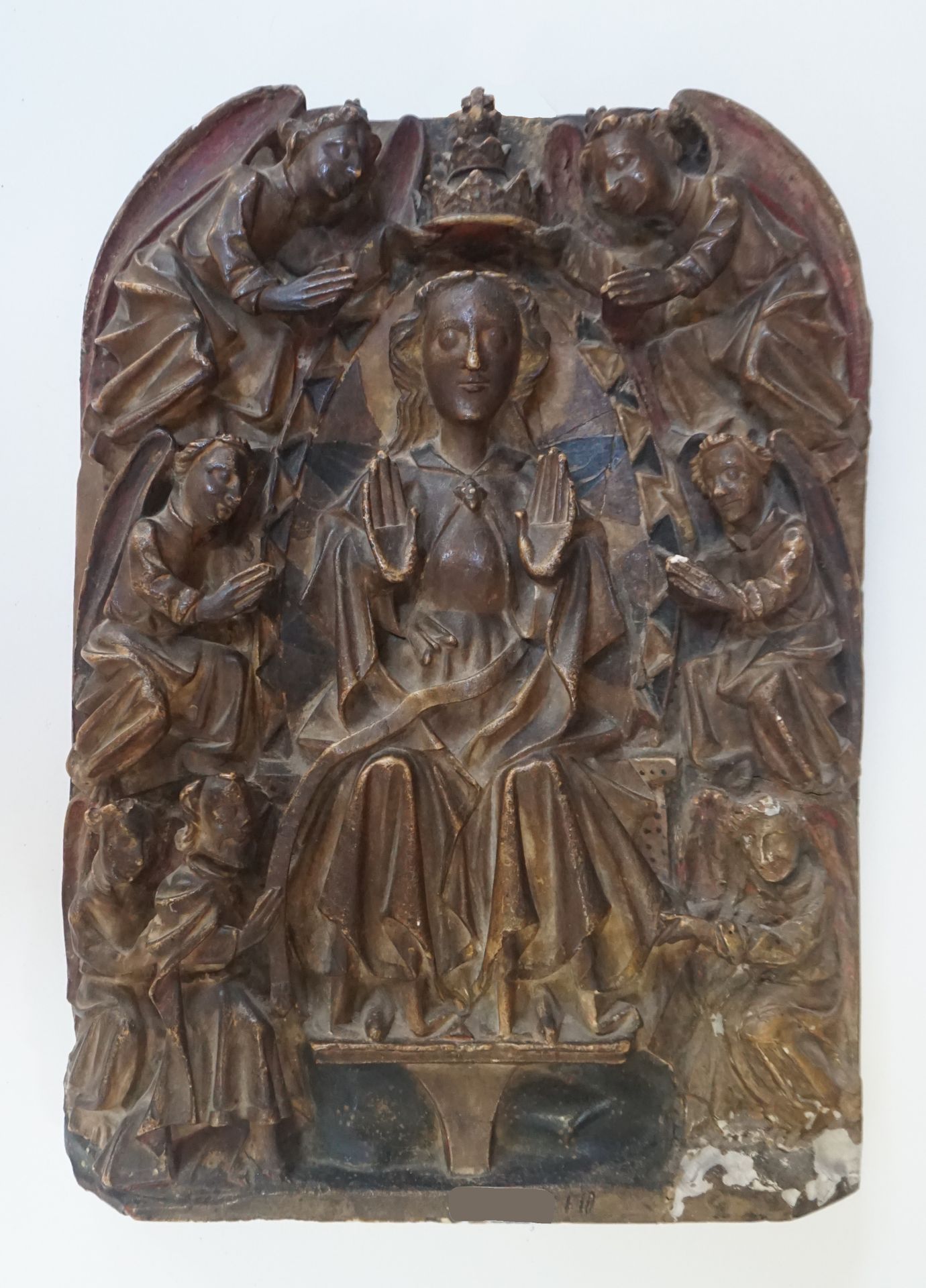 Null 英国工作室，传统上被称为 "诺丁汉学派"，15世纪下半叶
圣母的加冕仪式 
多色和镀金雪花石膏的浮雕板，原为祭坛画的一部分
尺寸：43 x 32 x &hellip;