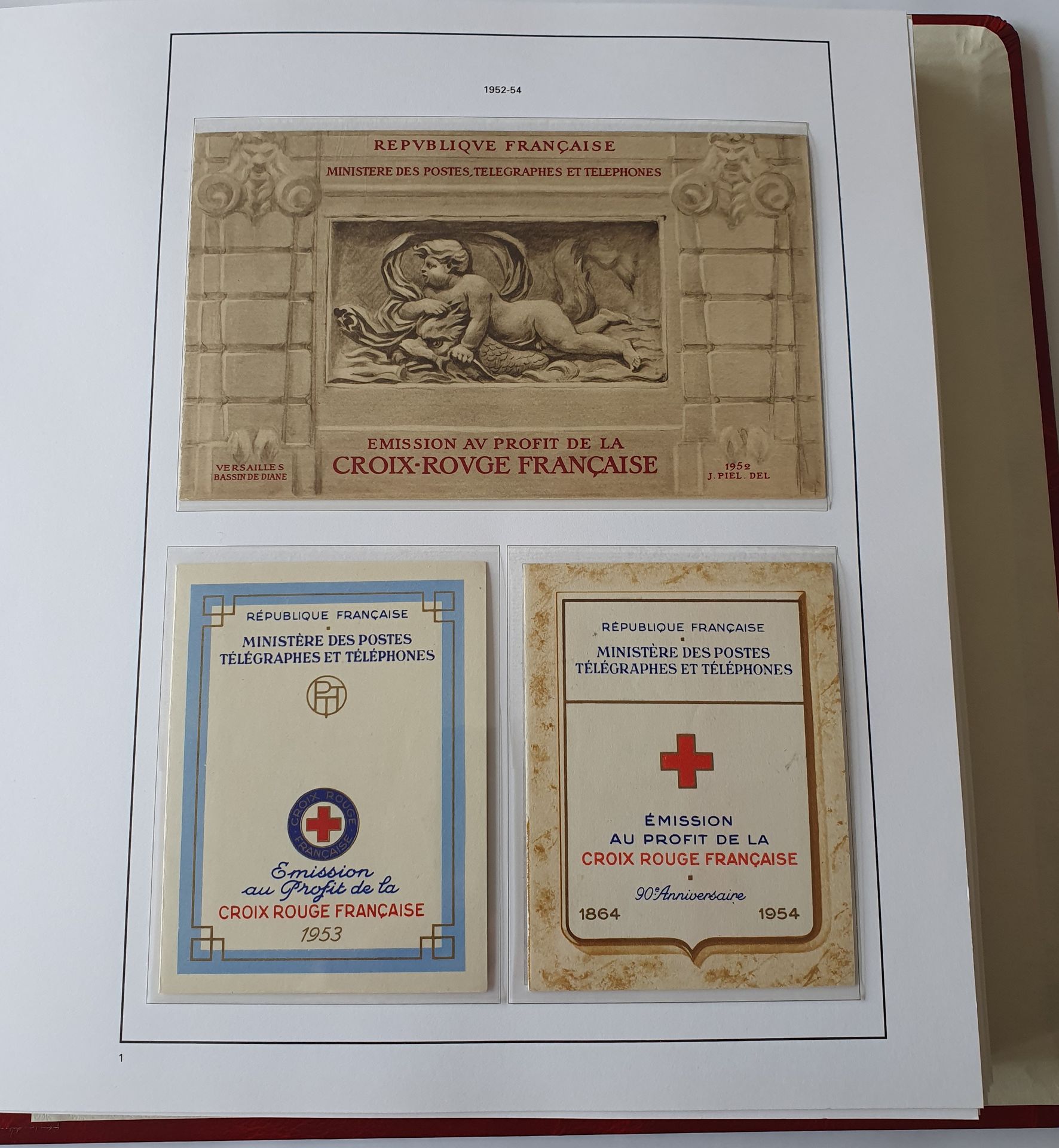 Null 邮票。法国。小册子。收藏红十字会小册子（49 本，从 1952 年到 2000 年）、广告小册子（16 本完整的小册子）和现代小册子（31 本，面值很&hellip;