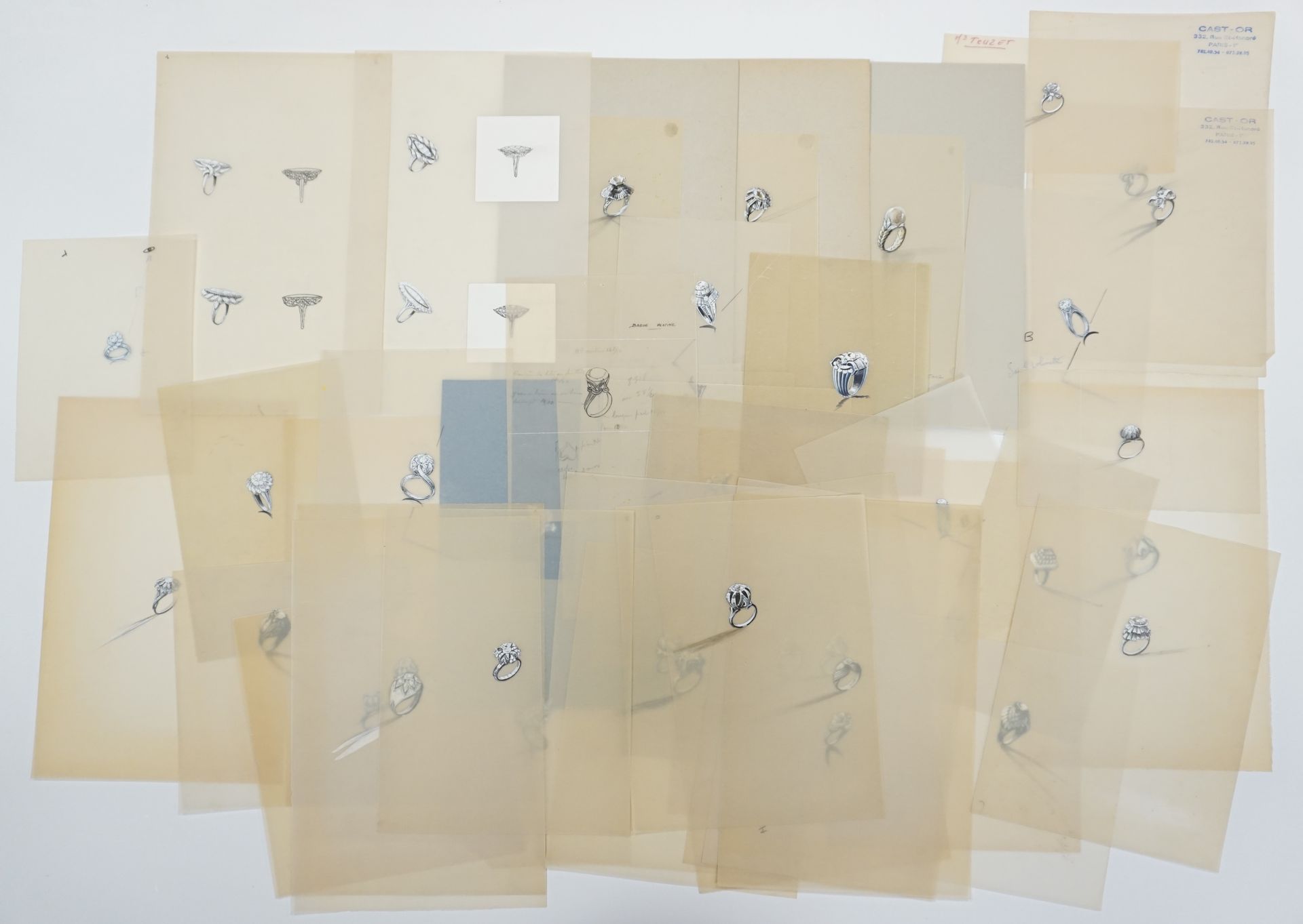 Null Lotto di 44 disegni di gioielli su carta da lucido e carta blu (alcuni mont&hellip;