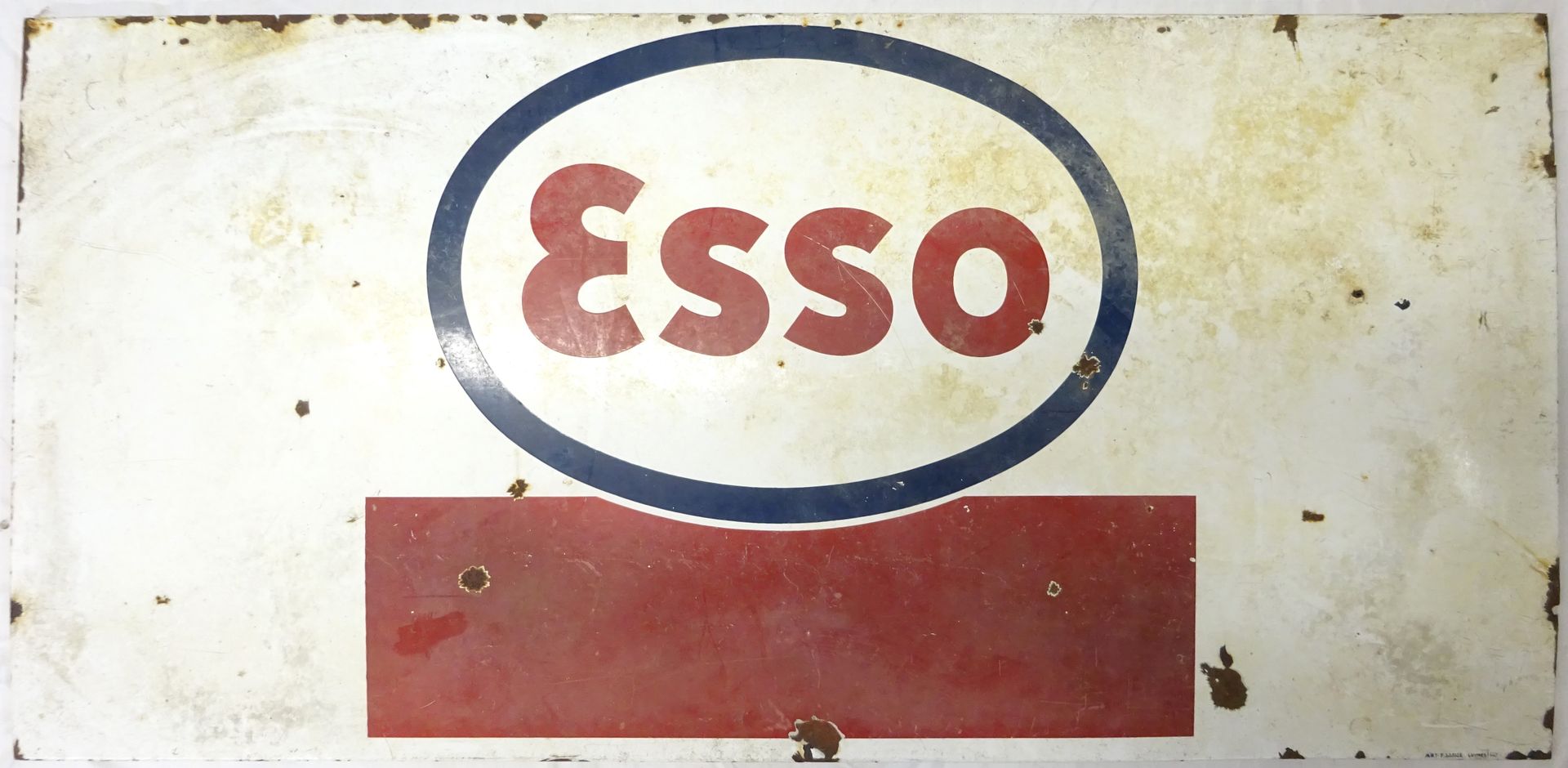 Null Piatto smaltato Esso (smalto mancante e sporco). 66 x 137 cm