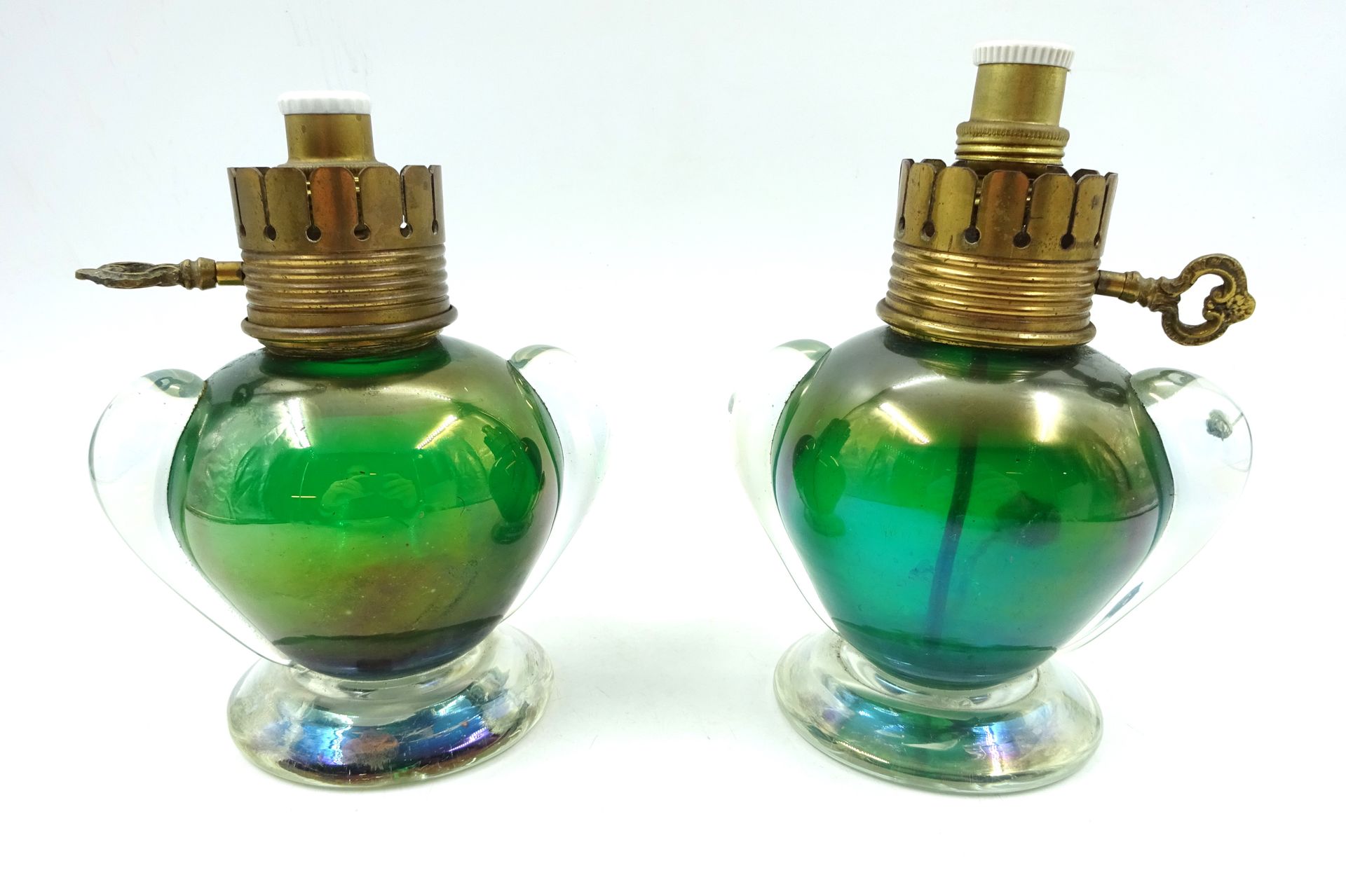 Null Paire de petites lampes sphériques en verre vert de Murano, dans l'esprit d&hellip;