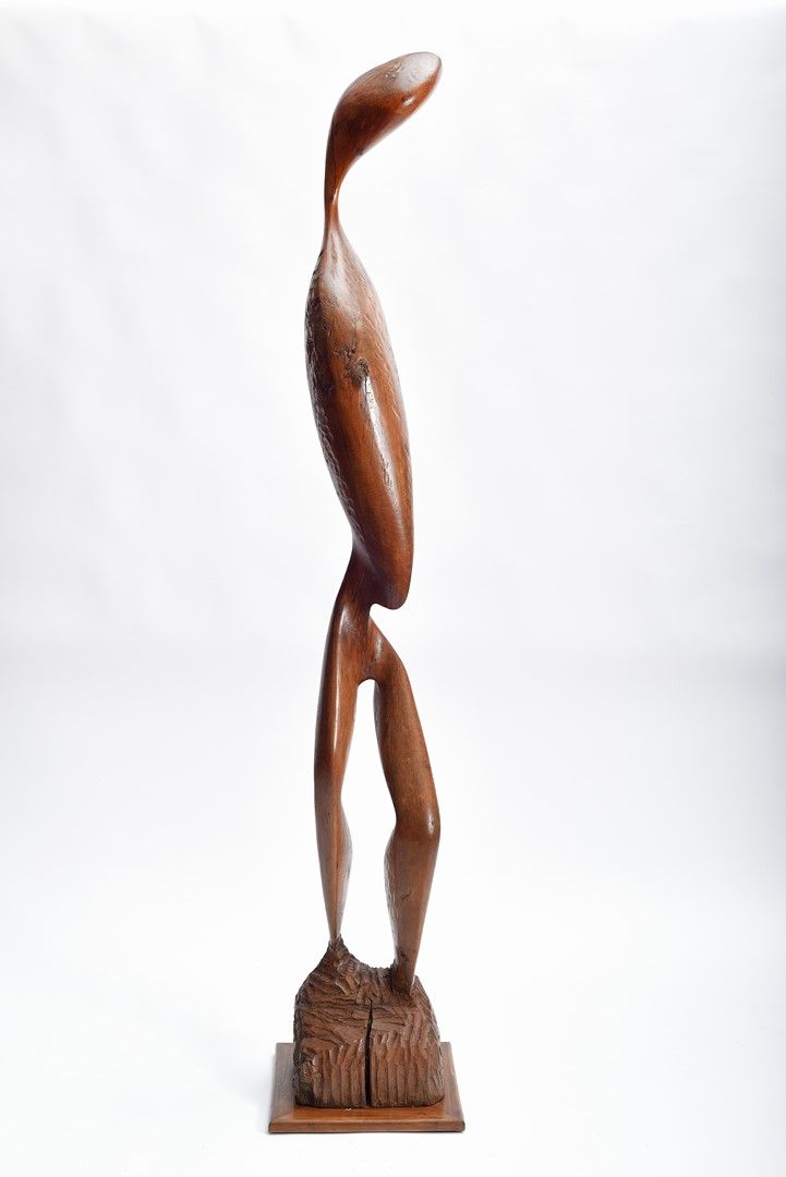Null Eugène DODEIGNE (1923-2015).L'Homme qui marche, 1953. Bois sculpté. H.210 L&hellip;