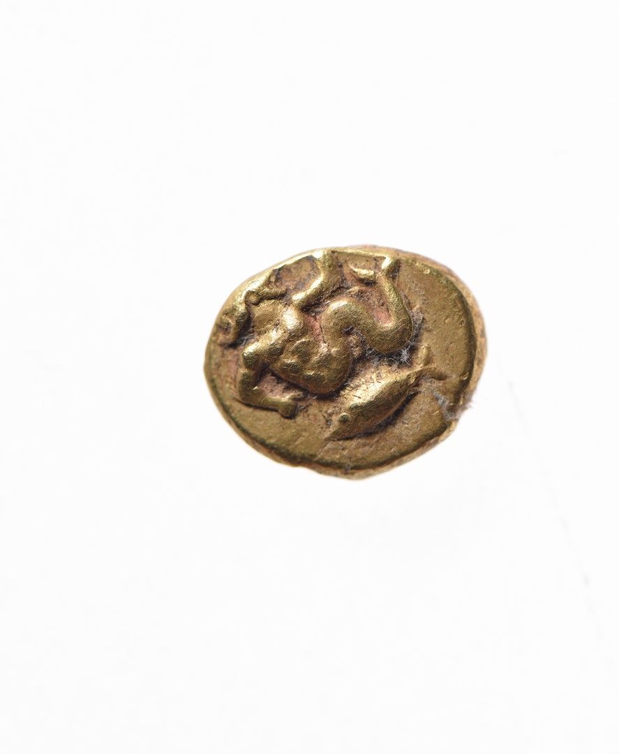 Null MYZIA: Cyzic Sixth statere (hectare) of electrum (500-450 B.C.). 2,62 g. Tr&hellip;