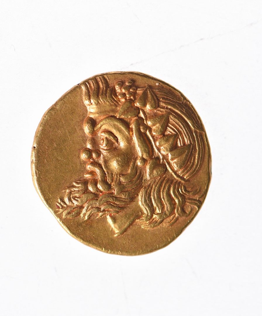 Null THRACE, Chersonese: Panticapaeus (350-325 BC) Gold statere. 9.12 g.潘的大胡子头像在&hellip;