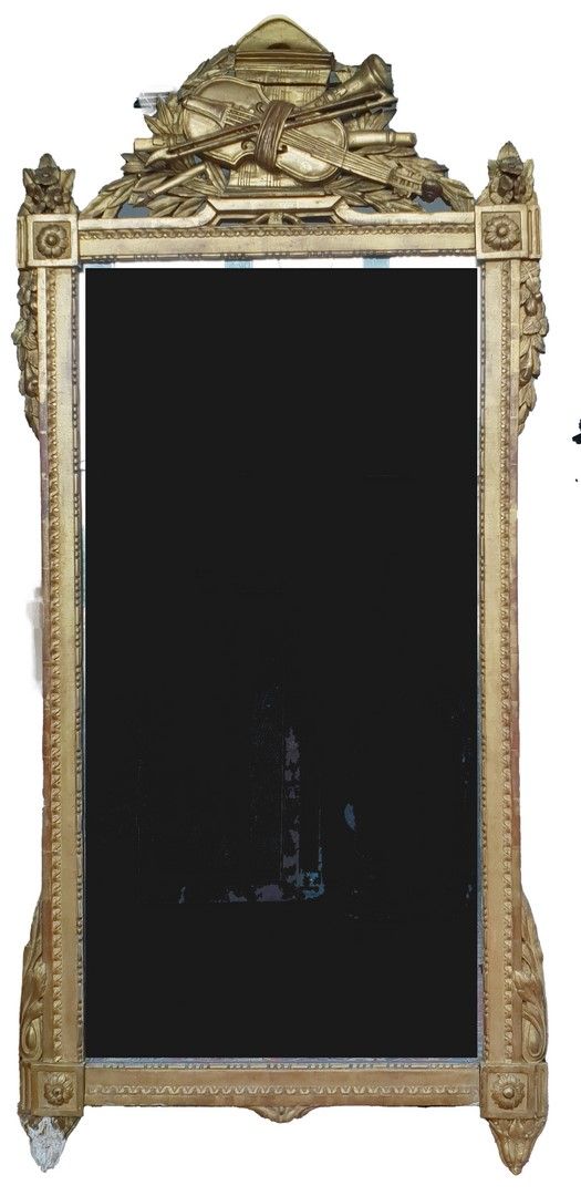 Null Large Louis XVI period mirror in carved wood, stuccoed and gilded. The pedi&hellip;