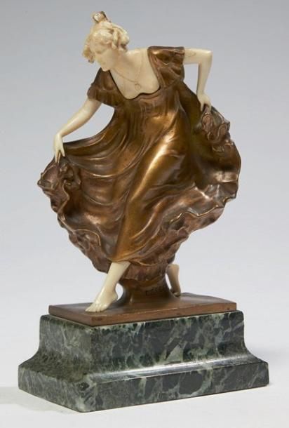 SEGER Ernst (1868-1939) La danse Sculpture en chryséléphantine et bronze doré, j&hellip;