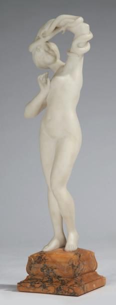 COLINET Claire Jeanne (1880-1950) Charmeuse de serpent Sculpture en marbre blanc&hellip;