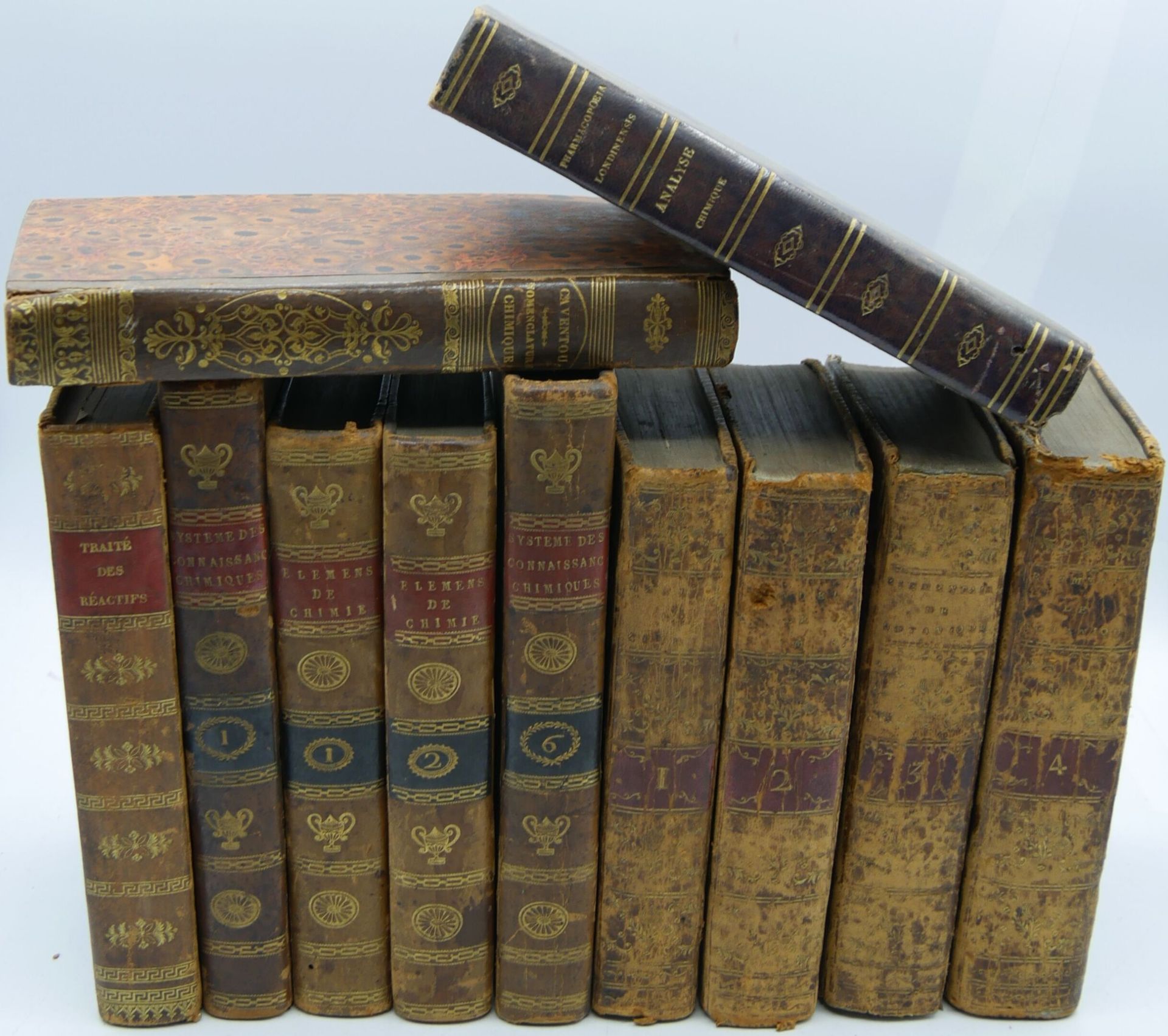 Null SCIENCE]. Set of 11 Volumes dealing with Chemistry and Botany. Antique bind&hellip;