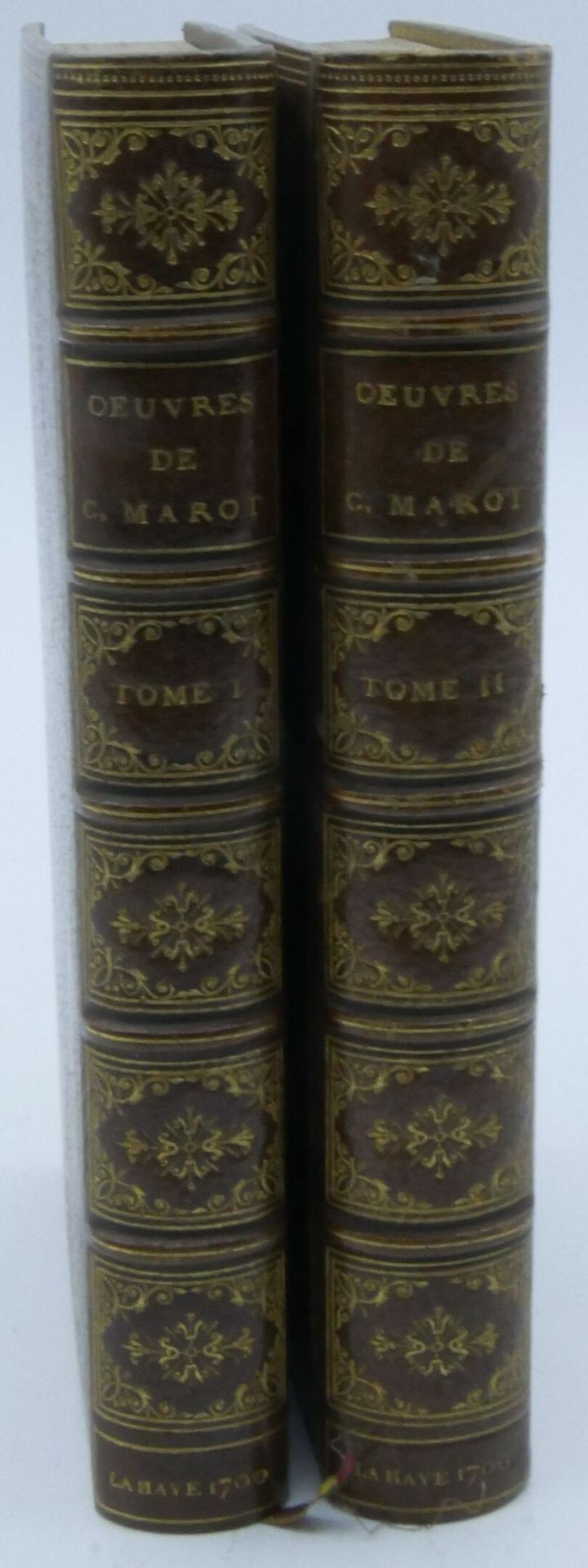 Null MAROT (Clément).卡奥尔的克莱门-马罗的作品，王室侍从。海牙，Chez Adran Moetjens，1700年，2卷，12开本，全棕褐&hellip;