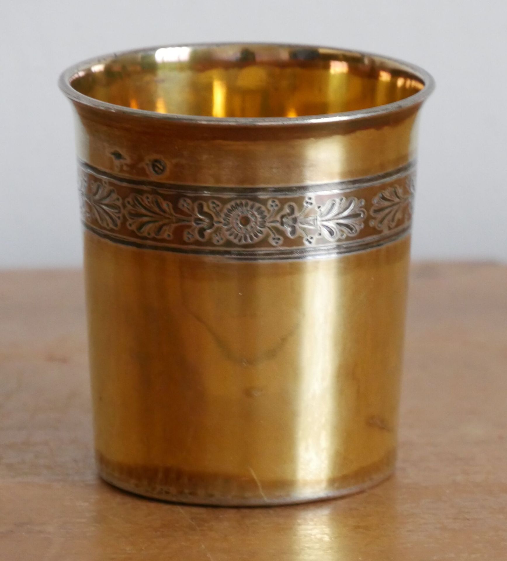 Null Timbale in vermeil 925 thousandths with decoration of frieze of palmettes. &hellip;