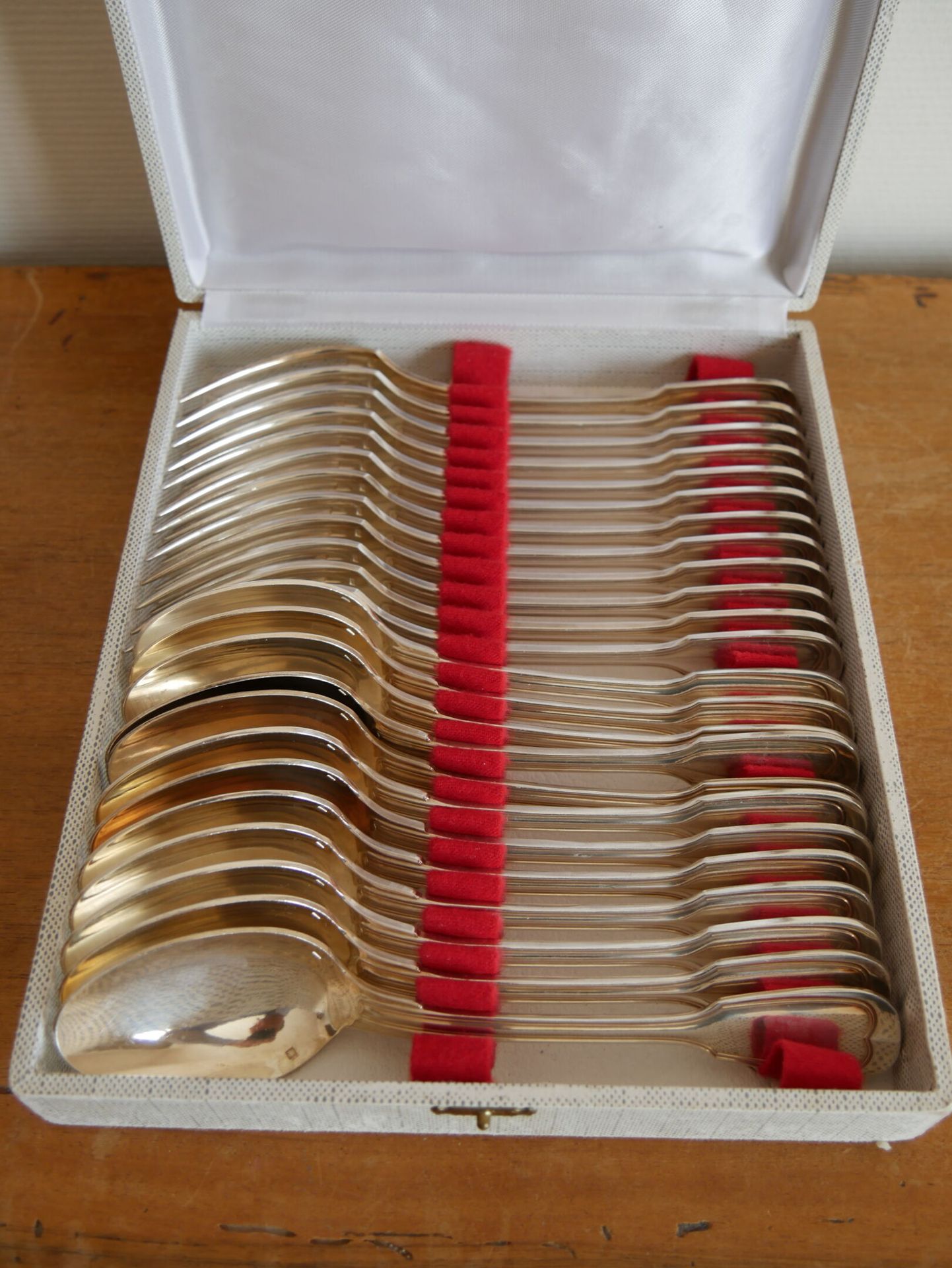 Null 12 silver plated cutlery " filet " model

(In their case)



Collection of &hellip;