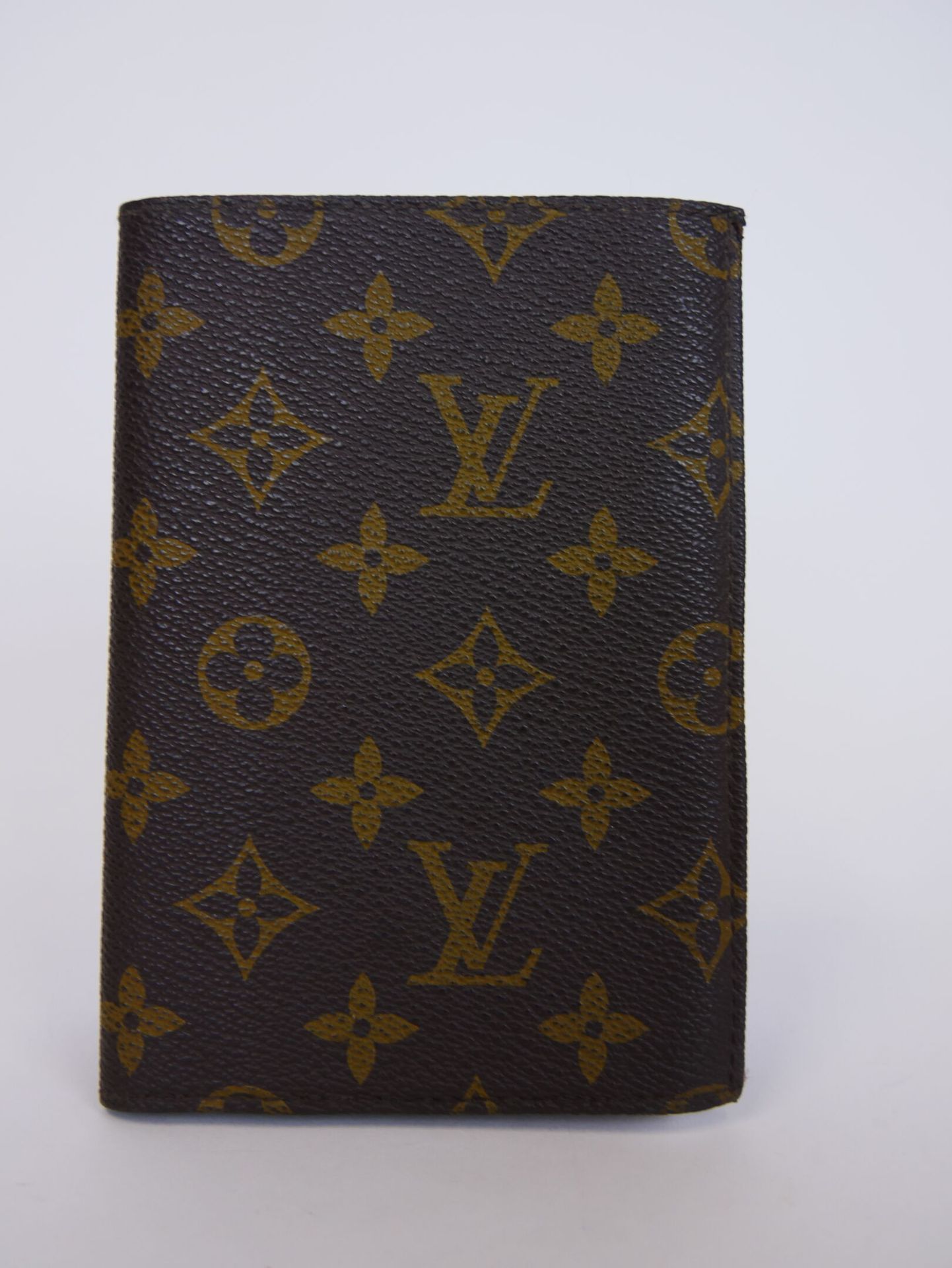 Null LOUIS VUITTON Paris Made in France

Wallet in monogrammed canvas with two f&hellip;