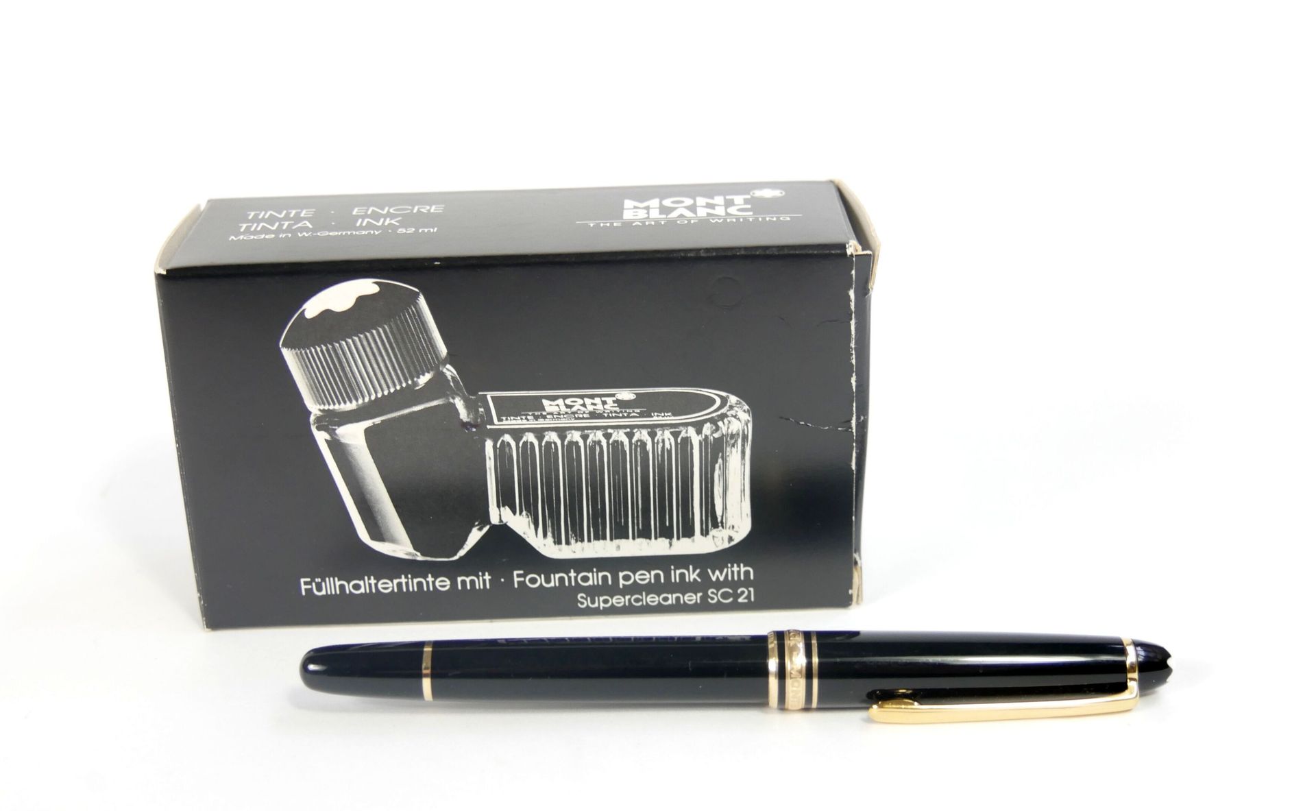 Null MONTBLANC, Meisterstuck 144

经典钢笔，精细笔尖，585千分之一黄金，镀金的任命



包括一个万宝龙黑色墨盒





&hellip;