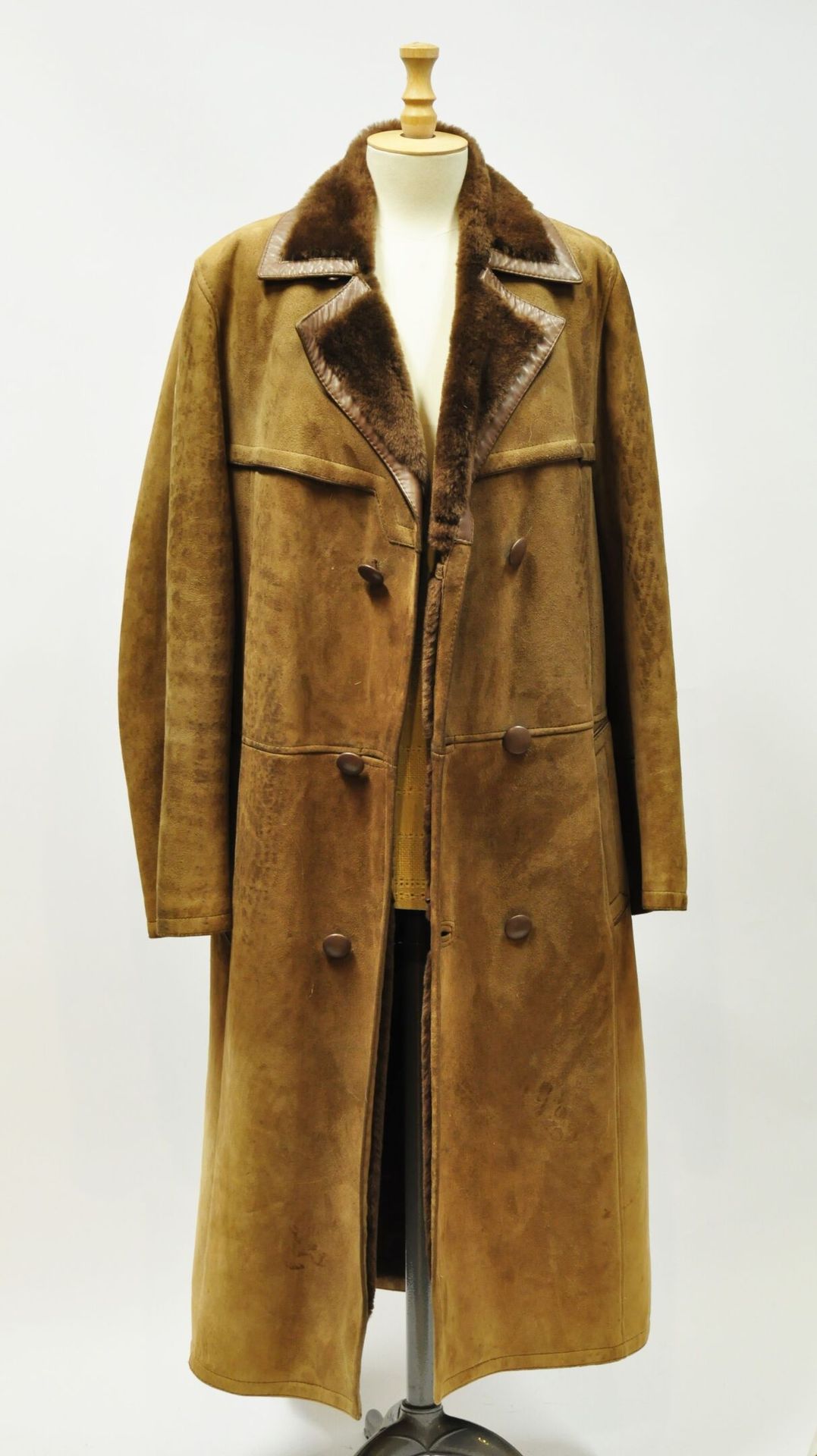 Null Jacques JEKEL Paris 

Man coat in brown sheepskin and leather. Size 42 

(W&hellip;