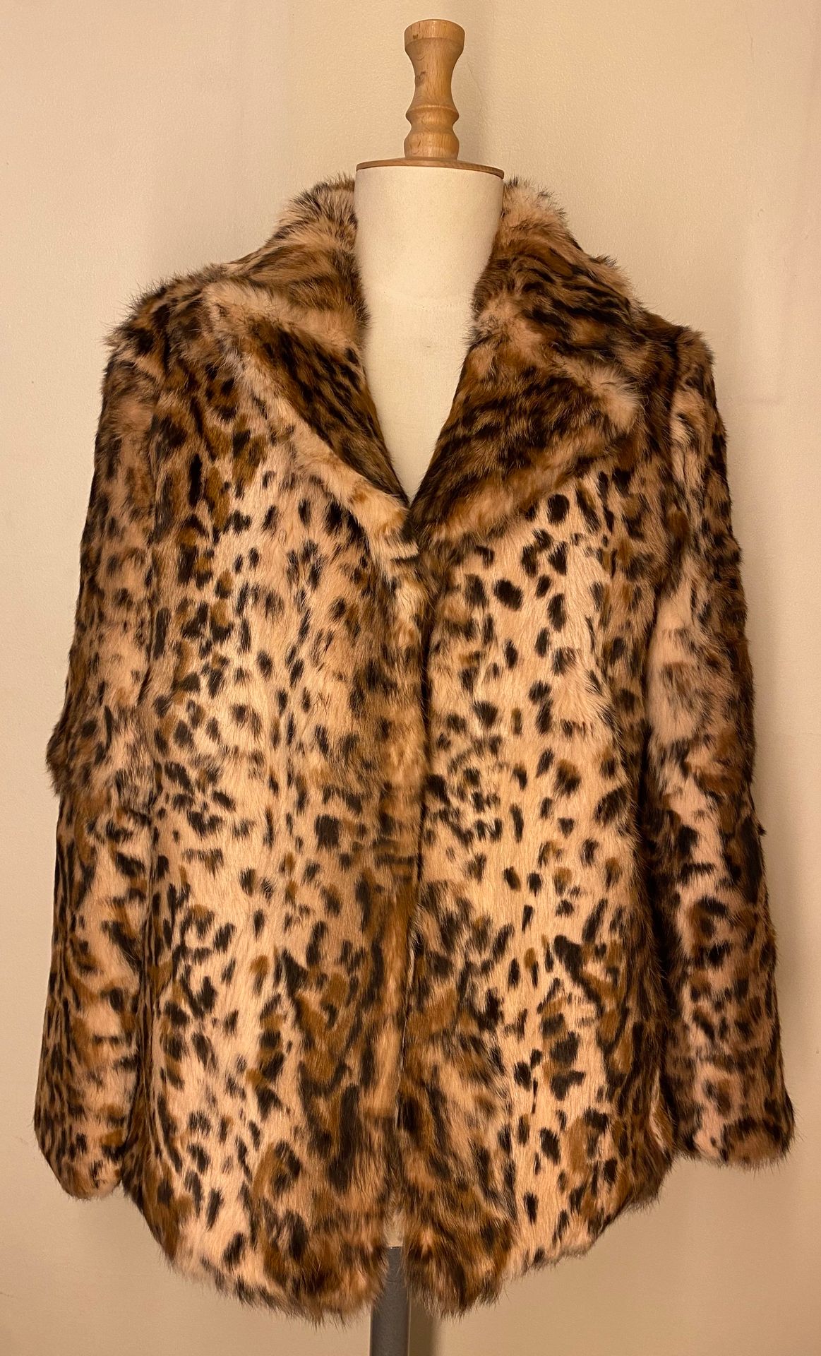 Null ANTIK BATIK 

Jacket in imitation leopard rabbit. Size 42



The withdrawal&hellip;