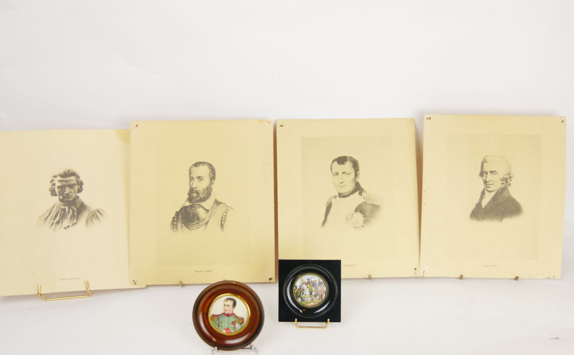 Null Lote de objetos y grabados en torno a Napoleón I y su familia que incluye: &hellip;