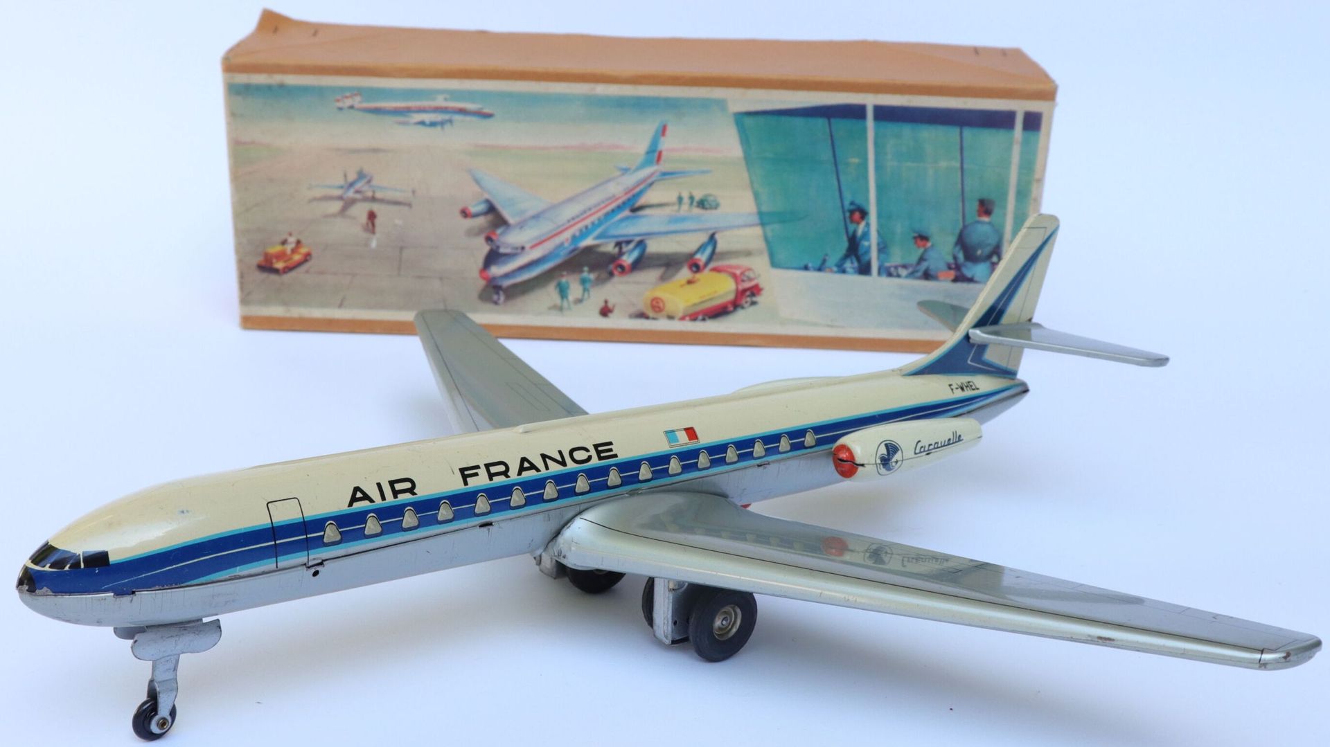 Null 南方航空SE 210 Caravelle法国航空。

阿诺德玩具飞机，平版印刷的金属板，带摩擦装置，注册号为F-WHEL。

约1963年。

翼展：&hellip;