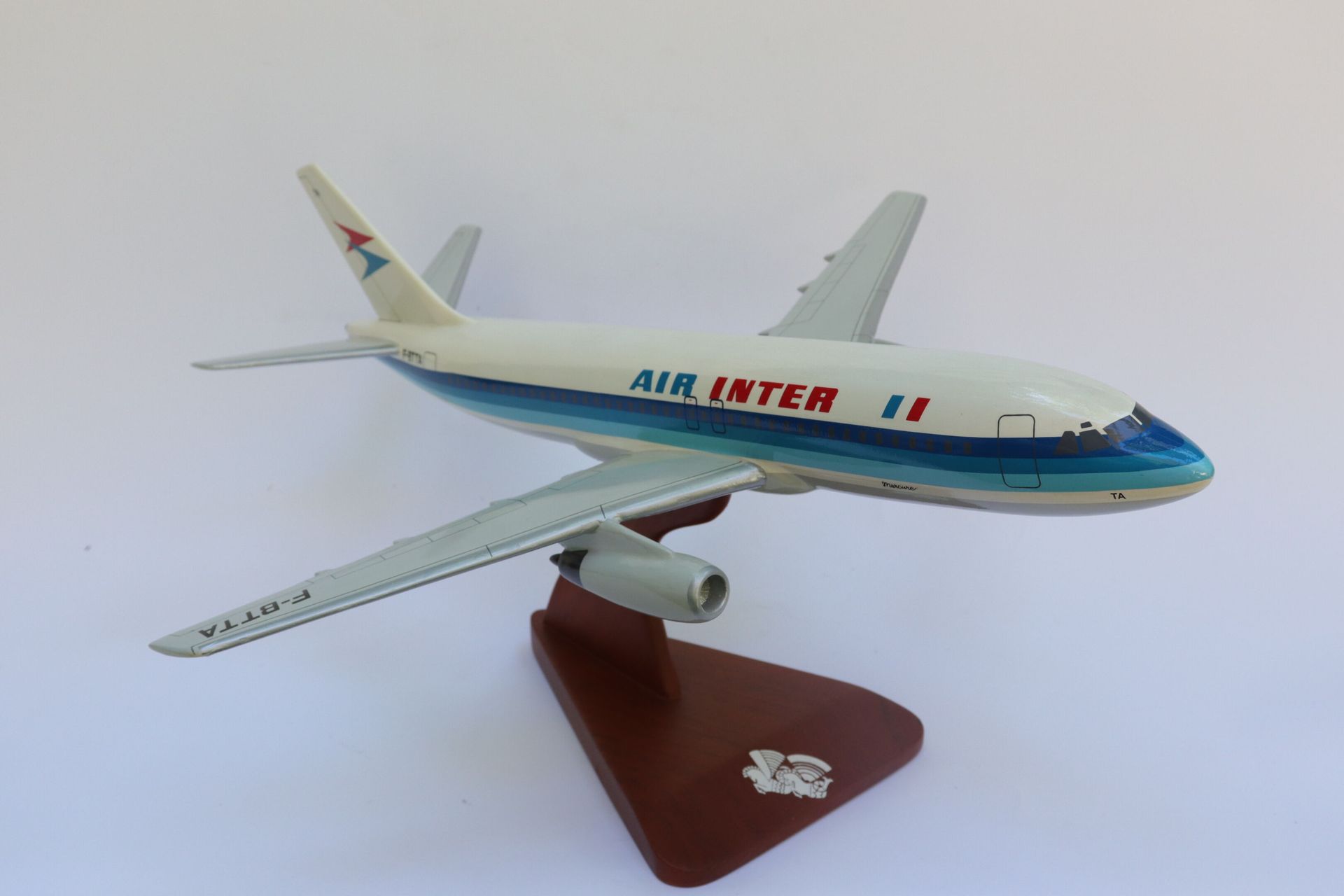 Null DASSAULT MERCURY 100 AIR INTER.

Contemporary wooden model decorated and re&hellip;
