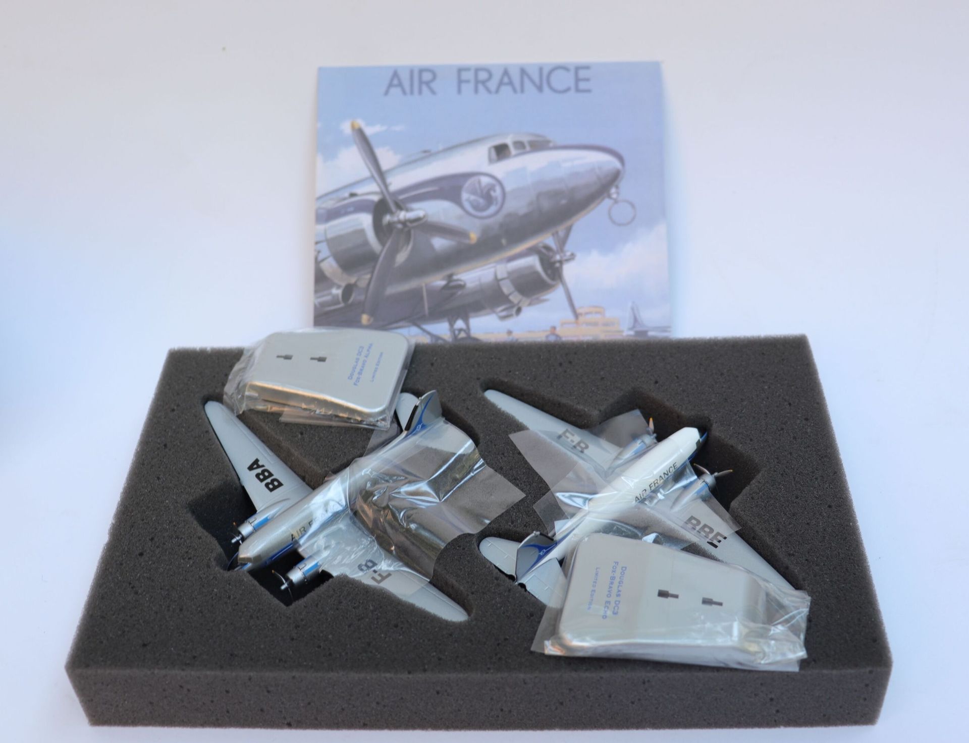 Null DOUGLAS DC-3 AIR FRANCE.

2 Die-Cast Modelle von Socatec für das Air France&hellip;