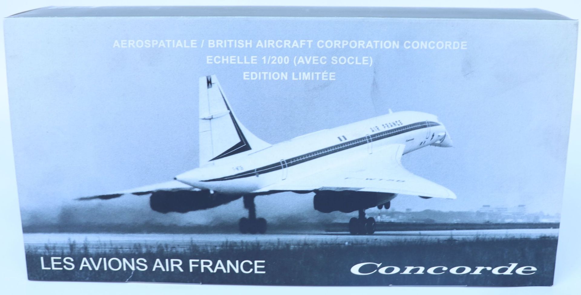 Null 法国康科德航空公司。

协和飞机注册的F-WTSB的大型压铸Socatec模型。(测试和示范飞行)

比例为1/200。

法航博物馆限量版。

全新&hellip;