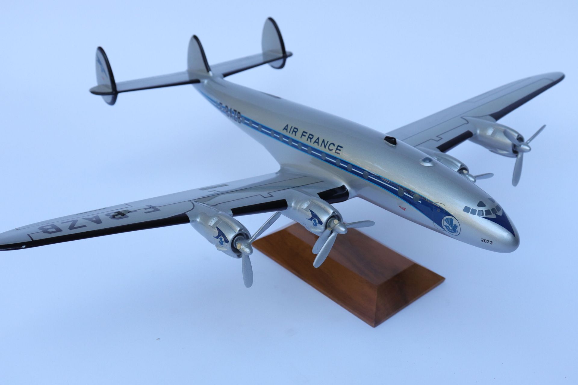 Null Lockheed Constellation L-049 法国空军。

注册号为F-BAZB的涂漆木质模型。

金属和木质底座。当代制造的Socate&hellip;