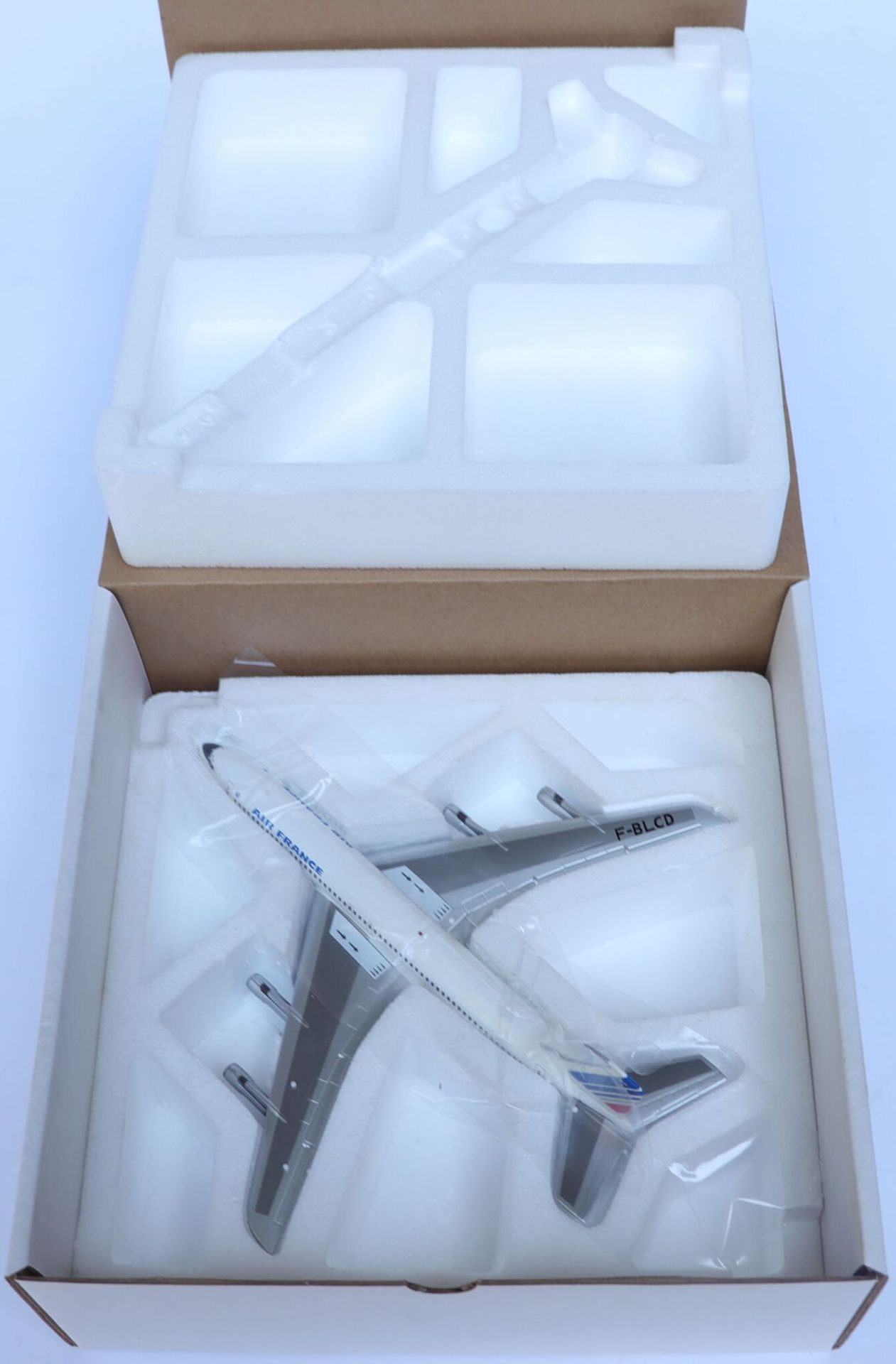 Null BOEING B-707-328B AIR FRANCE. 

Modèle Die Cast Socatec immatriculé F-BLCD.&hellip;