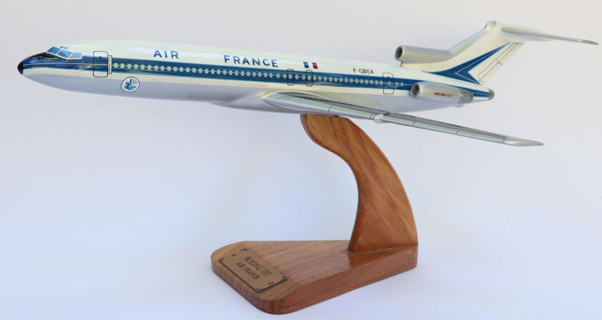 Null BOEING B-727 AIR FRANCE.

Maquette en bois peint, immatriculée F-GBEA, anci&hellip;