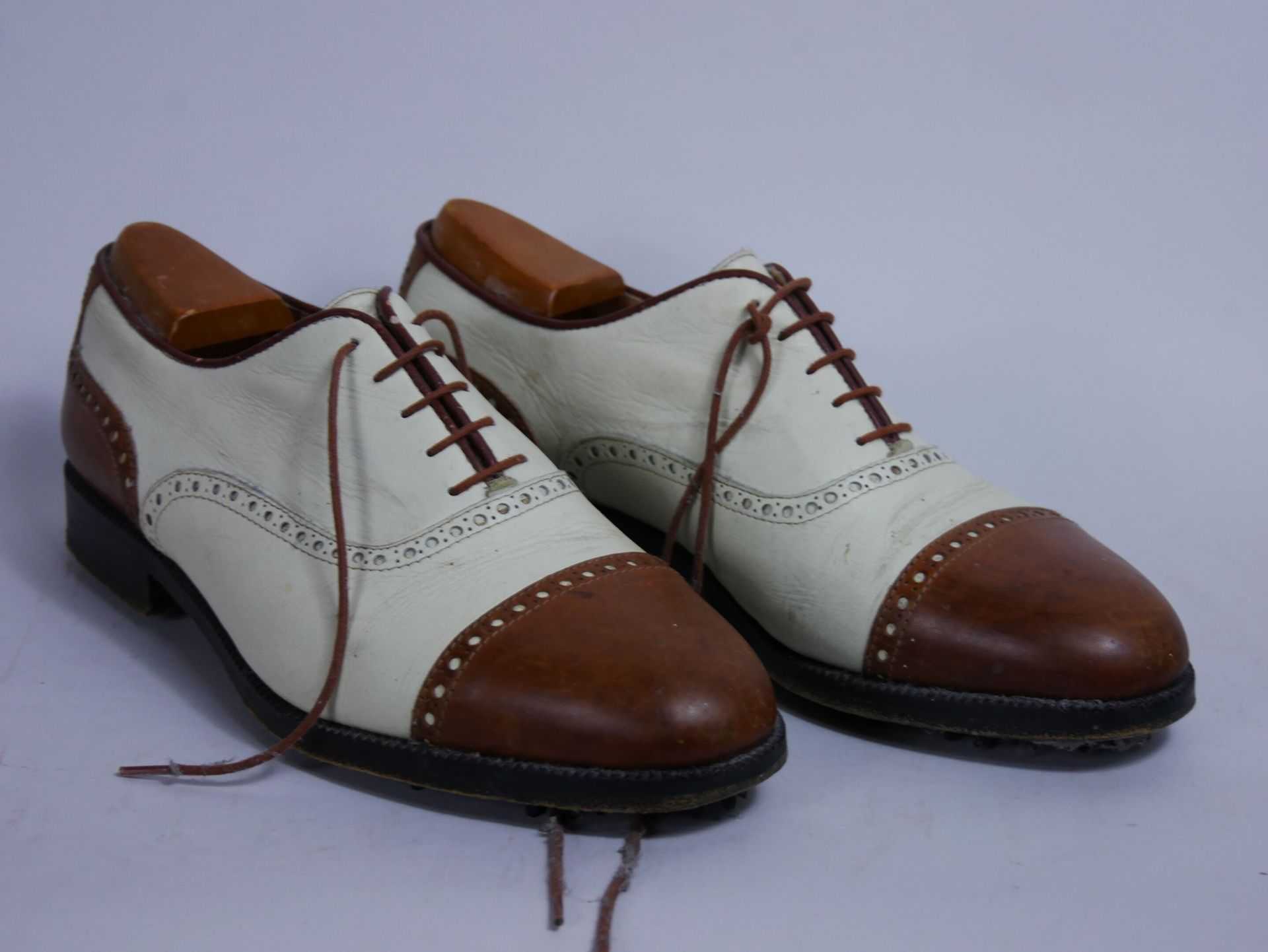 Null NEBULONI Golf Shoes modèle Milano

Paire de chaussures de golf en cuir de d&hellip;