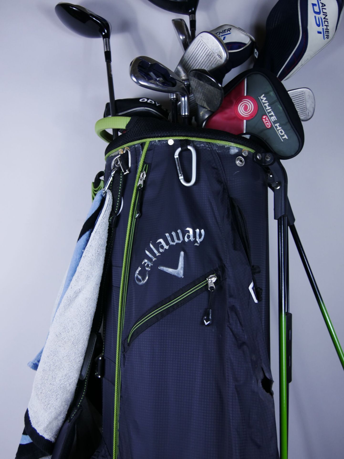 Null Sac de golf de marque CALLAWAY comprenant 18 clubs, dont un en bois, de div&hellip;