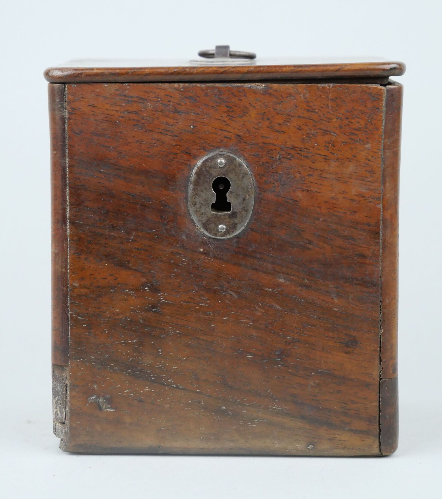 Null Rectangular box in walnut.

Eighteenth century period.

(Accidents and lack&hellip;