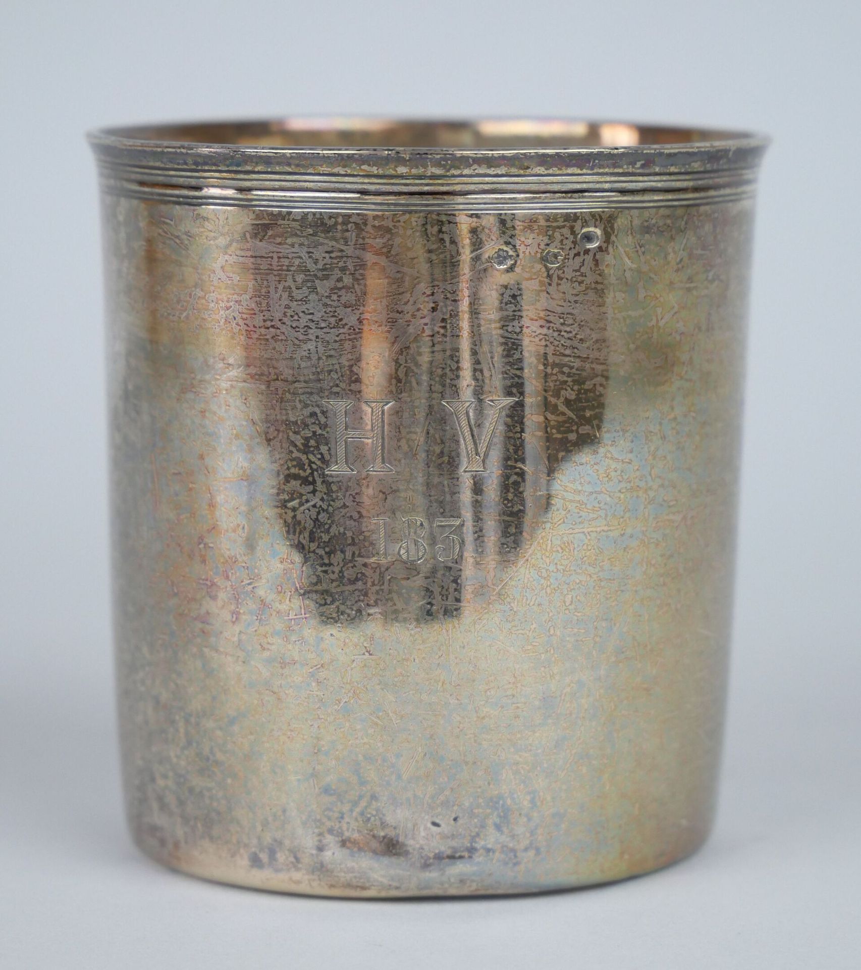 Null Straight silver tumbler (950/1000th), engraved " HV 183 ". Weight : 109 gr &hellip;