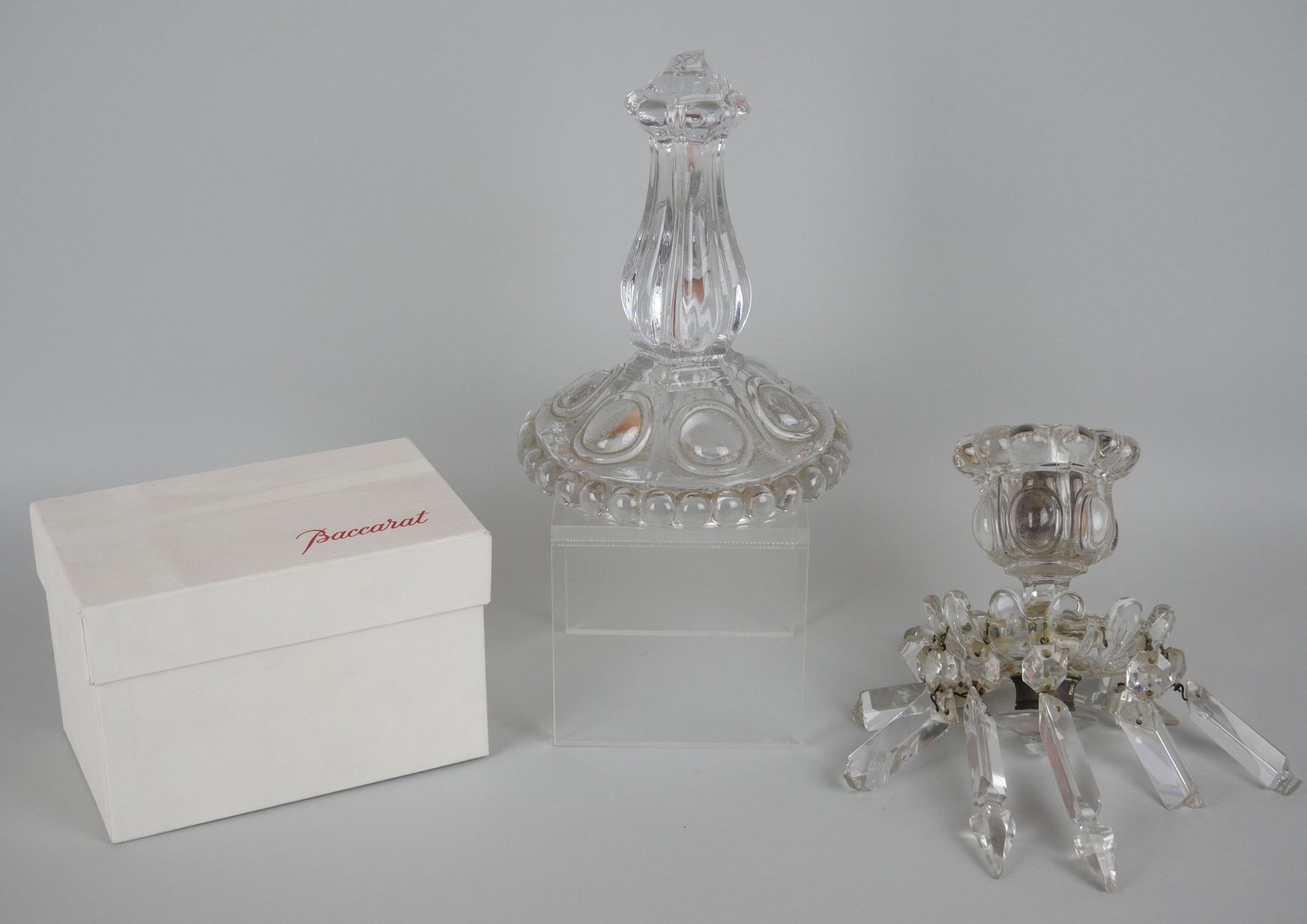 Null BACCARAT Francia

Un candelabro de cristal con un eje de balaustre que desc&hellip;