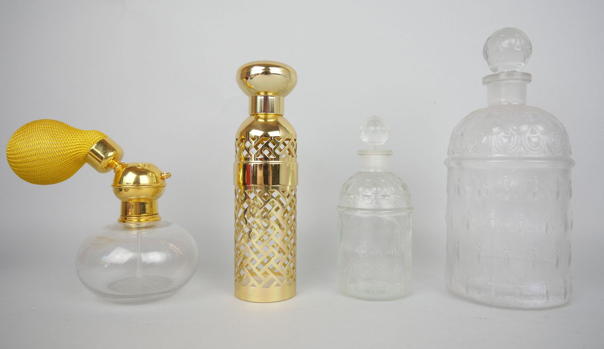 Null GUERLAIN 

Lot d'objets et de flacons divers comprenant : 

Shalimar/Samsar&hellip;