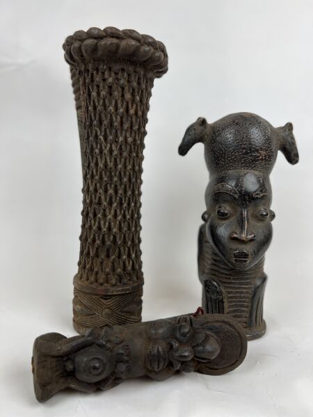 Null CAMEROON - BAMILEKE people



Set of three clay pipe stoves, one with mygal&hellip;