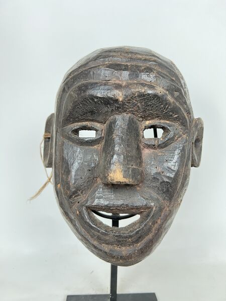 Null NEPAL - Middle Hill



Shamanic mask with black patina.

(without base).


&hellip;
